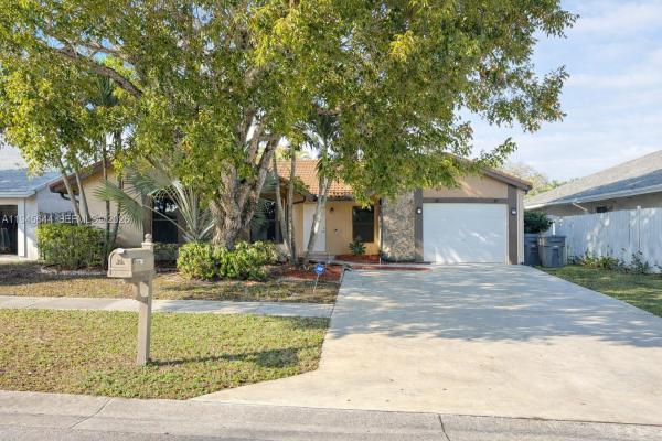Country Landing 2 At Loggers Run, 21374 Summertrace Cir, Boca Raton, Florida 33428, image 1