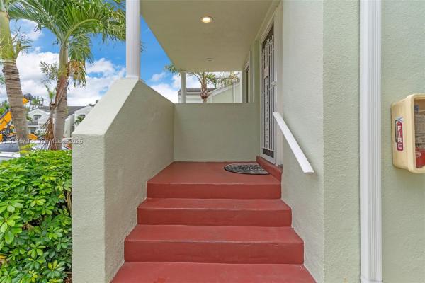 Centergate, 2520 SE 20th Pl #204-B, Homestead, Florida 33035, image 2