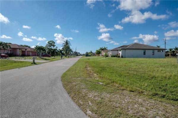 4328 SW 20th Pl, Cape Coral, Florida 33914, image 2