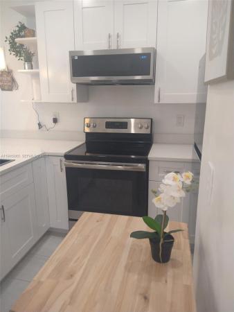 Pasadena Garden, 600 Layne Blvd #122, Hallandale Beach, Florida 33009, image 2