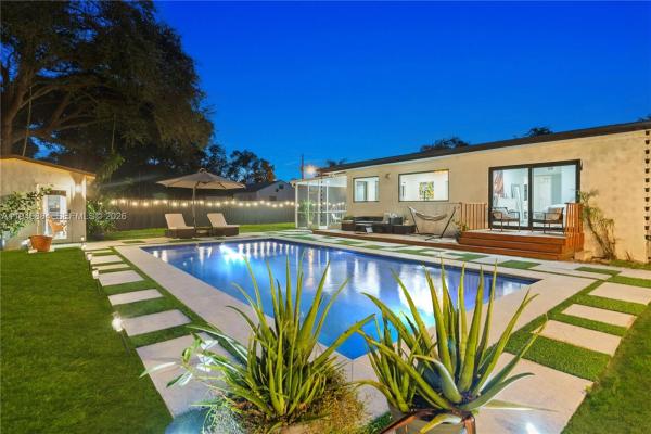 Biscayne Lawn, 1106 NE 119th St, Biscayne Park, Florida 33161, image 1