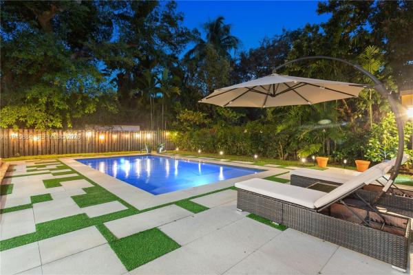 Biscayne Lawn, 1106 NE 119th St, Biscayne Park, Florida 33161, image 2