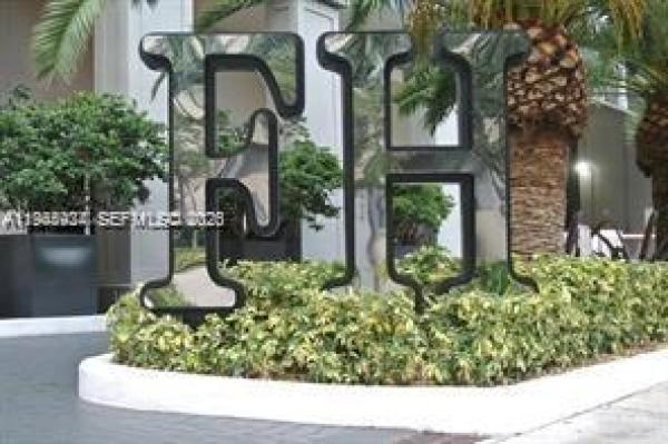 Fortune House, 185 SE 14th Ter #1605, Miami, Florida 33131, image 3