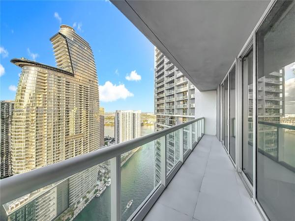 Icon Brickell Tower 1, 475 Brickell Ave #4215, Miami, Florida 33131, image 1