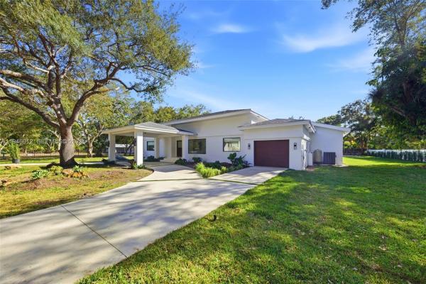 8800 SW 118th St, Unincorporated Dade County, Florida 33176, image 1