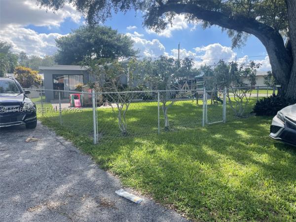 6852 SW 11th St, Pembroke Pines, Florida 33023, image 1