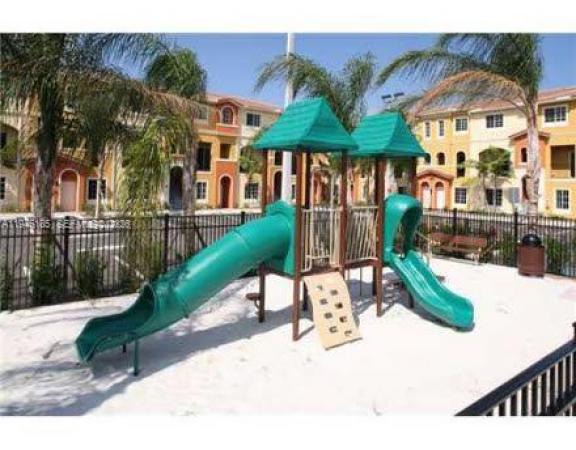 Highland Park Village, 141 NW 2nd Ave #7, Hallandale Beach, Florida 33009, image 2
