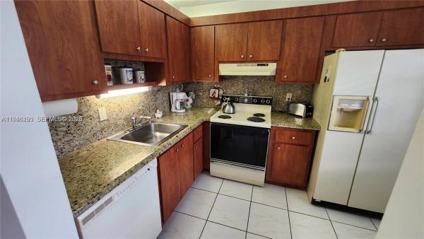 Somerset, 2821 Somerset Dr #400, Lauderdale Lakes, Florida 33311, image 2