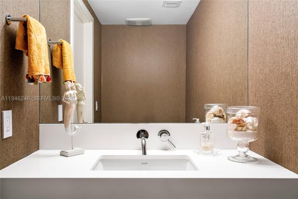 Sayan, 16275 Collins Ave #1501, Sunny Isles Beach, Florida 33160, image 2