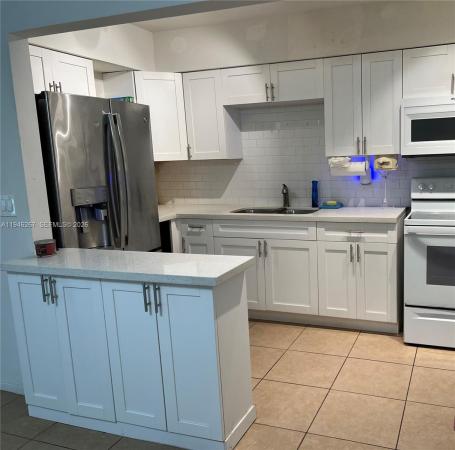 Hollywood, Florida 33020, image 1