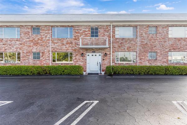 Virginian Apartments Of Pompano Beach, 412 S Cypress Rd #222, Pompano Beach, Florida 33060, image 1