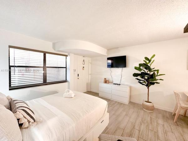 Fleur De, 664 SE 20th Ave #6, Deerfield Beach, Florida 33441, image 1