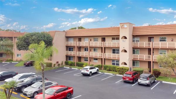 Sunrise Lakes 3, 9721 Sunrise Lakes Blvd #201, Sunrise, Florida 33322, image 1