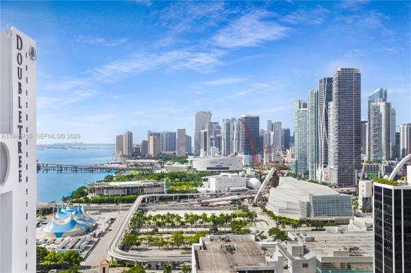 Opera Tower, 1750 N Bayshore Dr #3210, Miami, Florida 33132, image 1