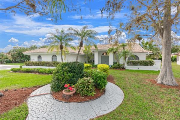 Les Jardins At Woodmont, 7901 NW 86th Ter, Tamarac, Florida 33321, image 1