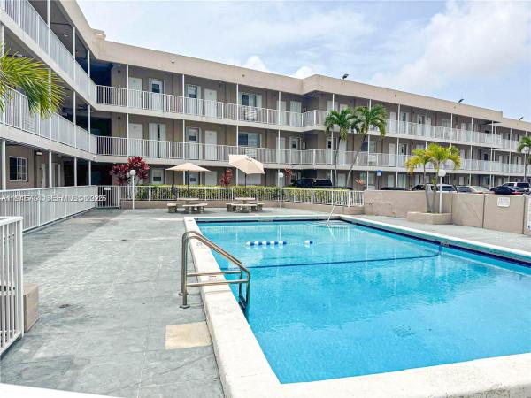 Santona, 6580 Santona St #A16, Coral Gables, Florida 33146, image 3