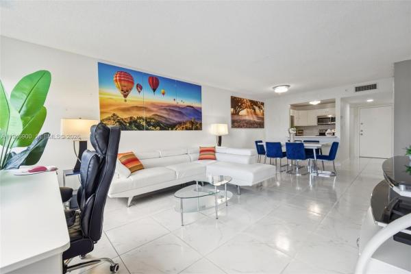 Racquet Club Village, 140 Lakeview Dr #203, Weston, Florida 33326, image 2