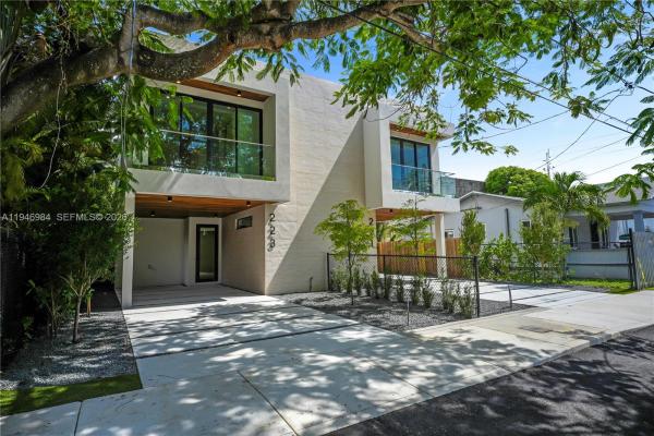 Railway Shops, 221 NW 51st St, Miami, Florida 33127, image 2