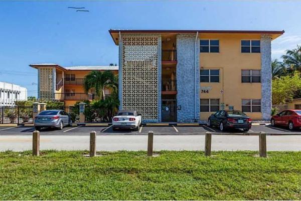 Sevilla Courts, 744 NE 14th Ave #11, Fort Lauderdale, Florida 33304, image 2
