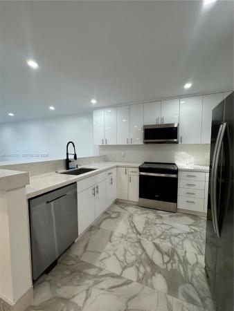 Sterling 56, 4100 N 58th Ave #211, Hollywood, Florida 33021, image 1