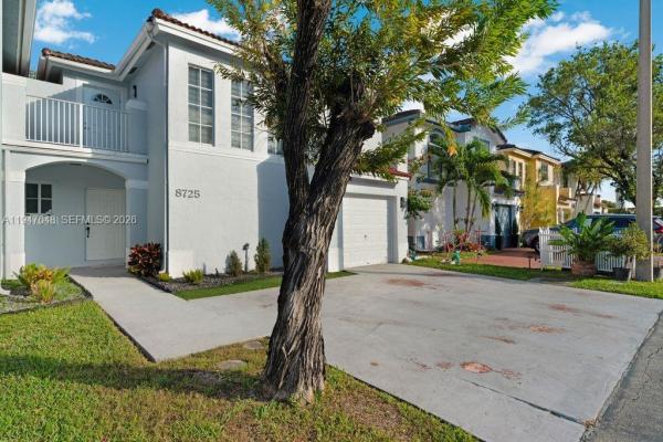 8725 SW 158th Pl, Unincorporated Dade County, Florida 33193, image 2