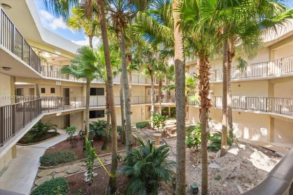 8075 SW 107th Ave #221, Unincorporated Dade County, Florida 33173, image 1