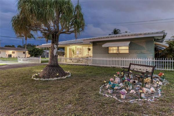 Garden Isles, 150 SE 5th Ct, Pompano Beach, Florida 33060, image 2
