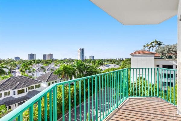 Turnberry Village South Tower, 19900 E Country Club Dr #502, Aventura, Florida 33180, image 2