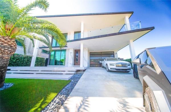 Treasure Island, 7520 W Treasure Dr, North Bay Village, Florida 33141, image 1