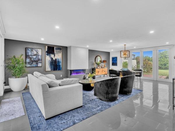Sunset Park Lake Villas, 7661 SW 102nd Pl, Kendall, Florida 33173, image 2