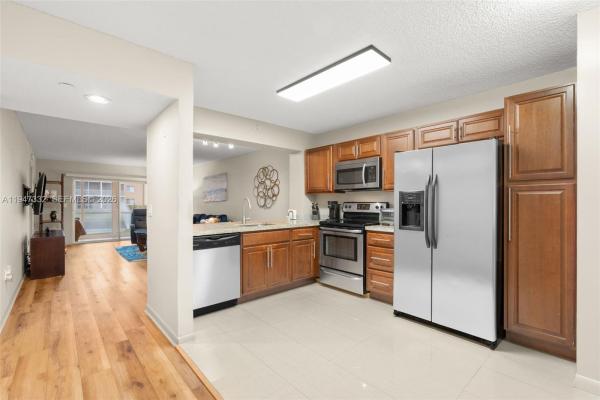 Weldon, 9560 Weldon Cir #J105, Tamarac, Florida 33321, image 2