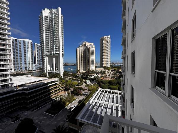 Courvoisier Courts, 701 Brickell Key Blvd #1208, Miami, Florida 33131, image 1