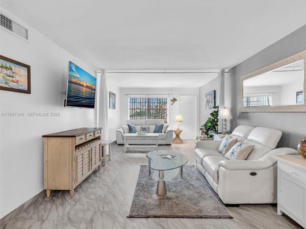 Penn Terrace Towers, 730 Pennsylvania Ave #512, Miami Beach, Florida 33139, image 2
