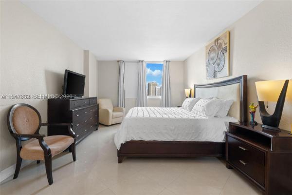 Arlen House Central, 300 Bayview Dr #1707, Sunny Isles Beach, Florida 33160, image 3