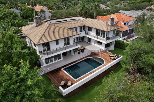 Hammocks Oaks Harbor, 325 Campana Ave, Coral Gables, Florida 33156, image 1