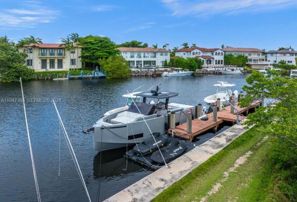 Hammocks Oaks Harbor, 325 Campana Ave, Coral Gables, Florida 33156, image 3