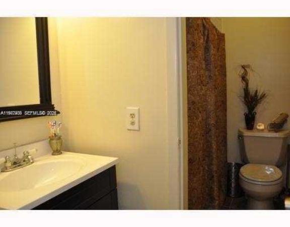 Wendover, 13101 Memorial Hwy #219, North Miami, Florida 33161, image 2
