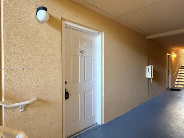 Nob Hill Landings, 9907 Westwood Dr #21-2, Tamarac, Florida 33321, image 2
