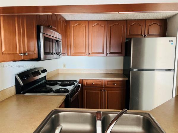 Villas At Lakeview, 5200 NW 31st Ave #193, Fort Lauderdale, Florida 33309, image 1