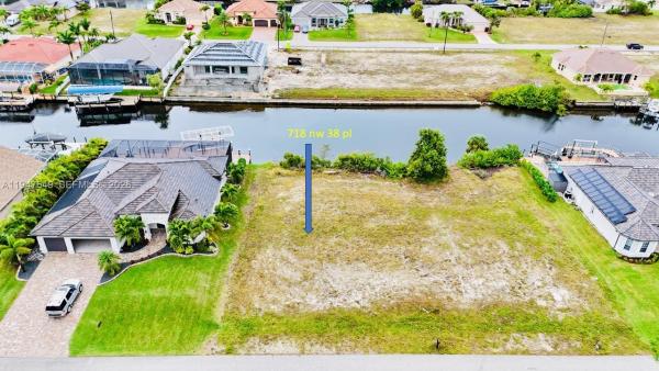 718 NW 38th Pl, Cape Coral, Florida 33993, image 2