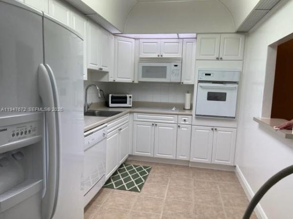 Oceanview A, 19390 Collins Ave #219, Sunny Isles Beach, Florida 33160, image 2