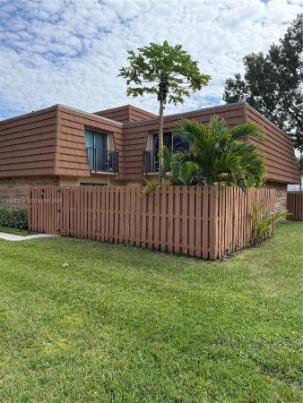 Camelot Gardens, 2563 Lakeview Ct, Cooper City, Florida 33026, image 1