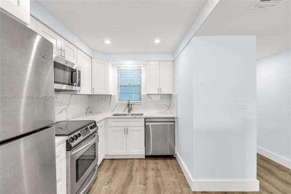 Rolling Hills Golf And Tennis Club, 3100 W Rolling Hills Cir #109, Davie, Florida 33328, image 1