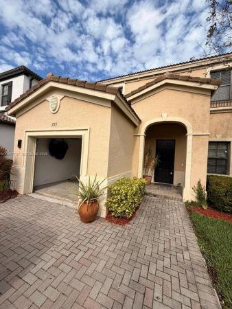 Champion Lakes, 723 NE 193rd St, Ives Estates, Florida 33179, image 2