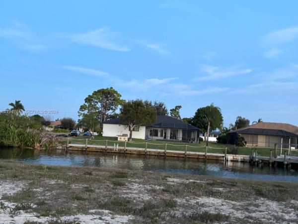 Cape Coral Residential, 417 NW 38th Ave, Cape Coral, Florida 33993, image 2
