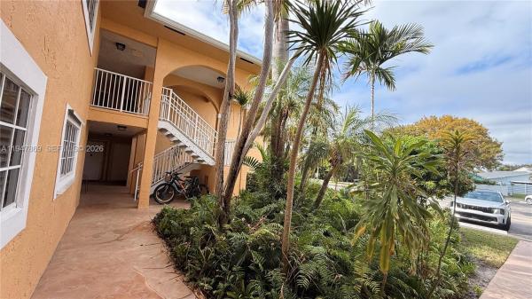 Chateau De Ville, 811 SE 4th Ave #106C, Dania Beach, Florida 33004, image 1