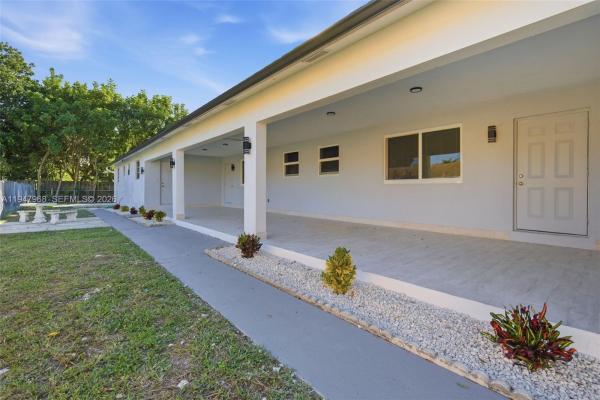 Hollywood Terrace, 2440 Hayes St #1-5, Hollywood, Florida 33020, image 2