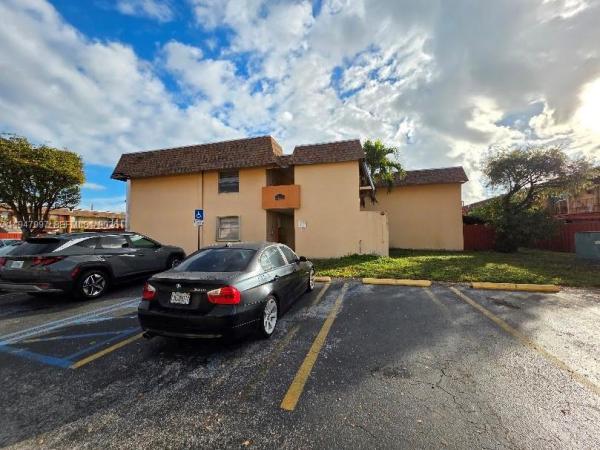 810 SW 129th Pl #206, Unincorporated Dade County, Florida 33184, image 1