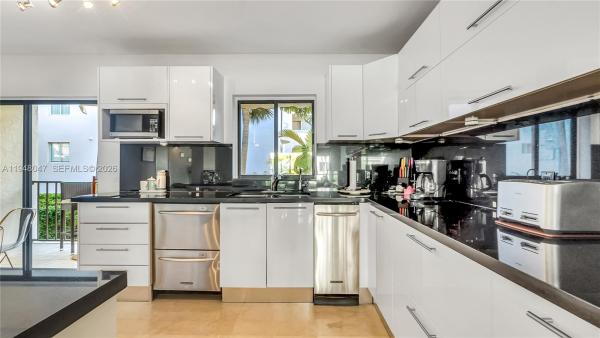 Bay Harbor Townhouses, 10090 Bay Harbor Ter, Bay Harbor Islands, Florida 33154, image 2