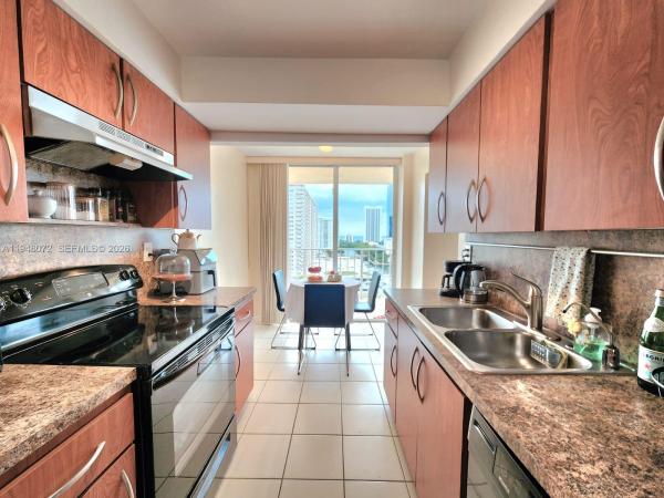 Winston Towers 700, 290 174th St #1217, Sunny Isles Beach, Florida 33160, image 2